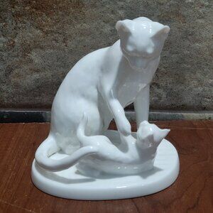 Noritake Cat and Kitten Mothers Day 1976 Third Edition Bone China Figurine